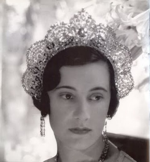 loelia-mary-ponsonby-the-duchess-of-westminster-wearing-the-westminster-tiara