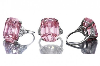 Graff-Pink-mounted-on-a-ring-seen-from-various-angles